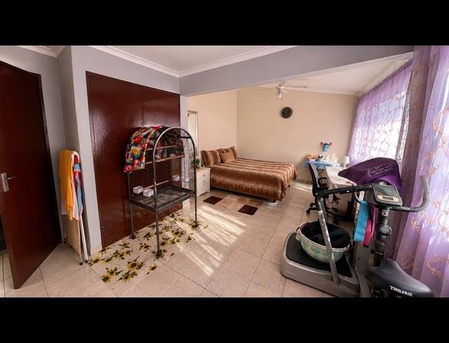 4 BEDROOM HOUSE FOR SALE IN LENASIA